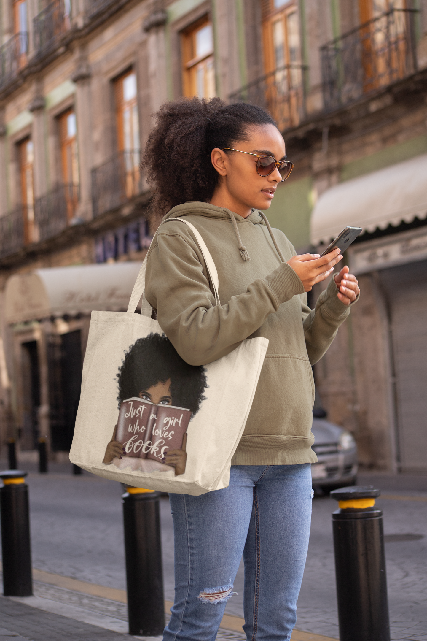 Just a Girl who loves Books Tote Bag with zipper in Canvas Angie's Custom Creations