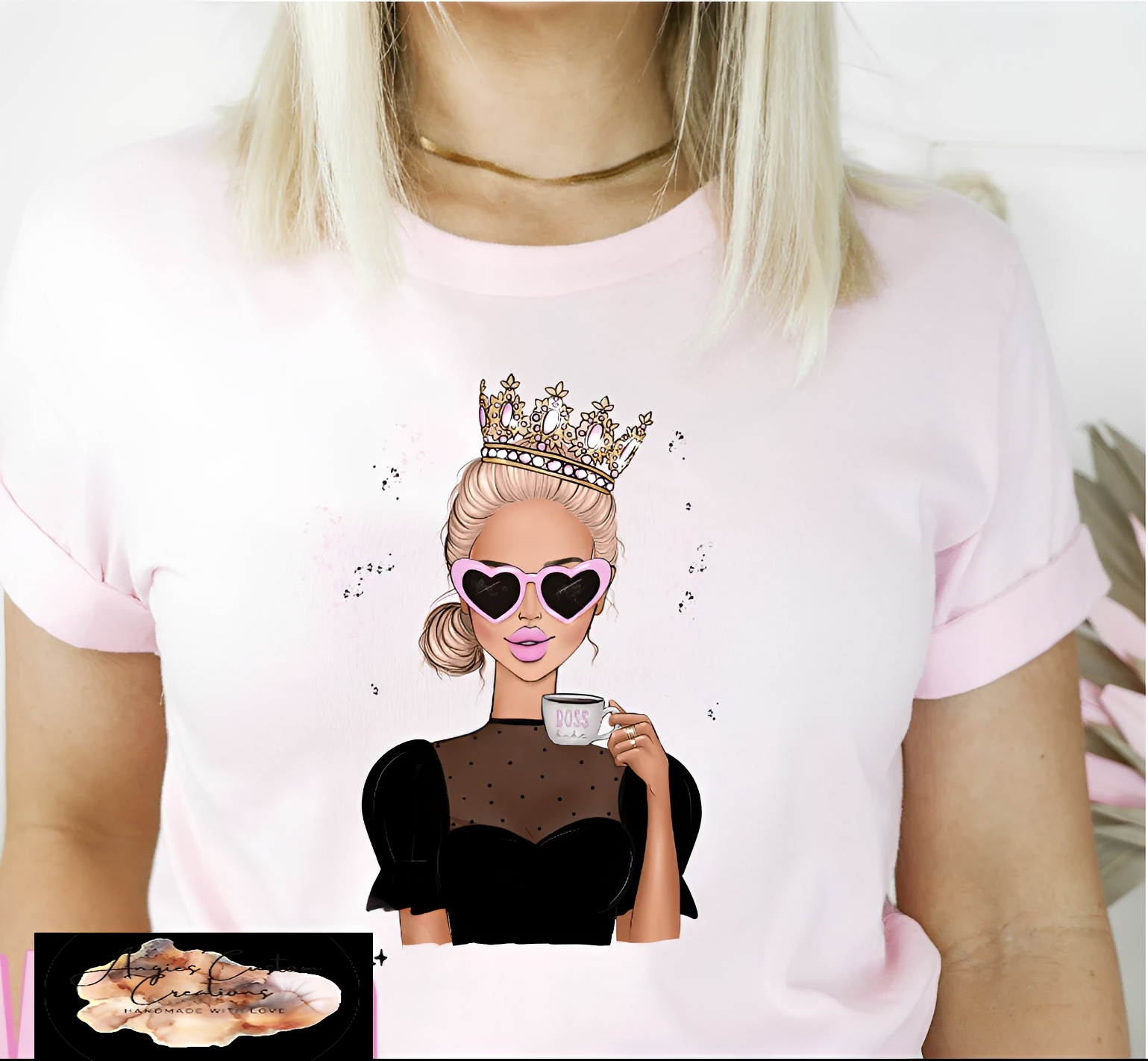 Queen- Boss Blonde graphic shirt